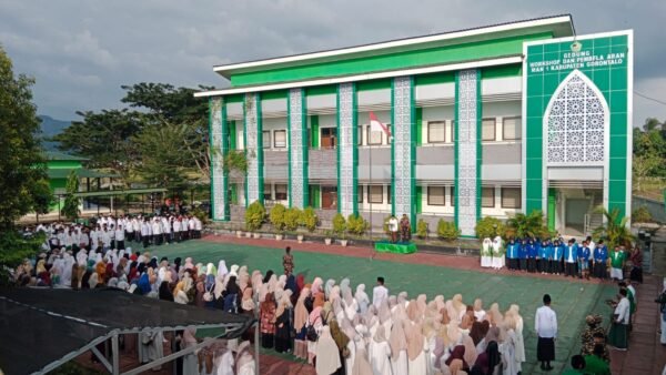 Read more about the article Semangat Santri Menggema di MAN 1 Kabupaten Gorontalo