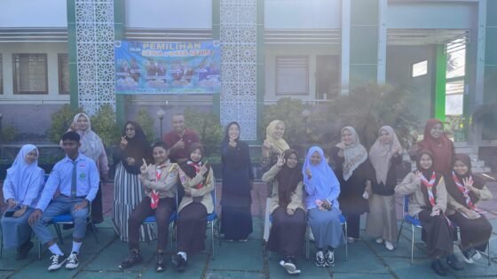 Read more about the article Pasangan Nomor Urut 2 Ungguli Tiga Kandidat Lain dalam Pemilu OSIS MAN 1 Kabgor