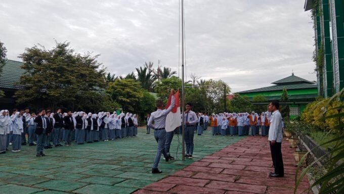 Read more about the article Awali Semester Genap, MAN 1 Kabgor Gelar Apel Pagi Bersama