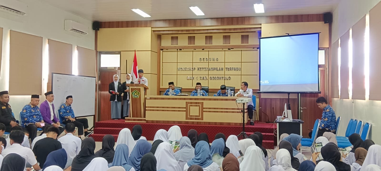 Read more about the article MAN 1 Kabgor Terima Kunjungan Sosialisasi IAIN SMART Gorontalo