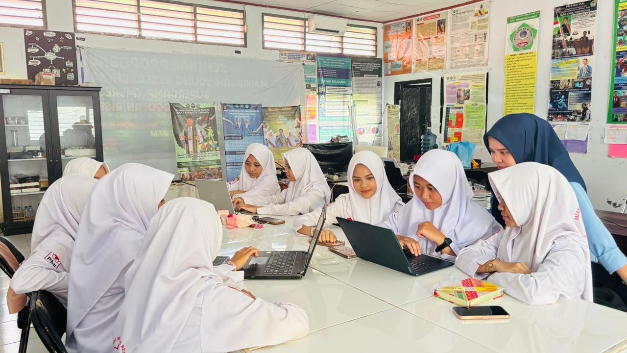 Read more about the article 21 Siswa MAN 1 Kabgor Tembus Final ISRC 2026