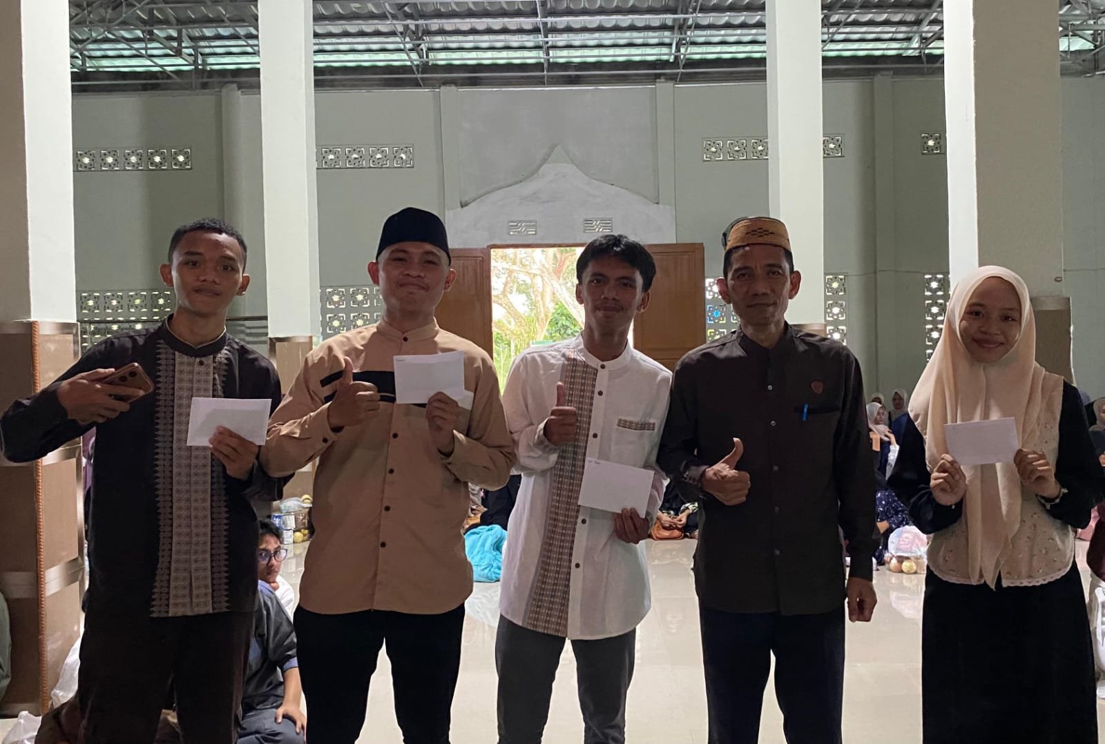 Read more about the article Penutupan Pesantren Ramadan MAN 1 Kabgor, Siswa Panen Hadiah